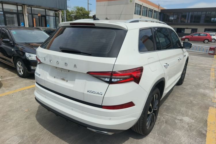 Used Skoda Kodiaq 2024 TSI330 7-Seater Two-Wheel-Drive Luxury Edition Rear Right 45 Deg