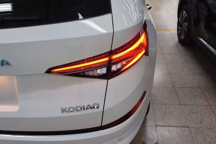 Used Skoda Kodiaq 2024 TSI330 5-Seat Two-Wheel Drive Elite Version Right Rear Taillight