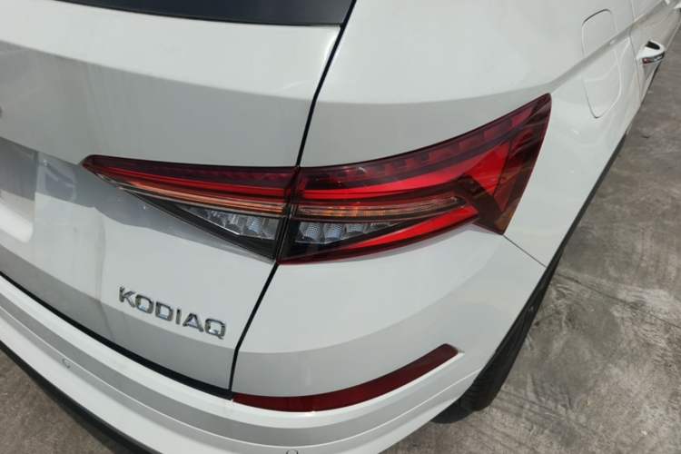 Used Skoda Kodiaq 2024 TSI330 7-Seater Two-Wheel-Drive Luxury Edition Right Rear Taillight