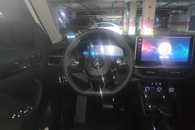 Used Skoda Kodiaq 2024 TSI330 5-Seat Two-Wheel Drive Elite Version Steering Wheel