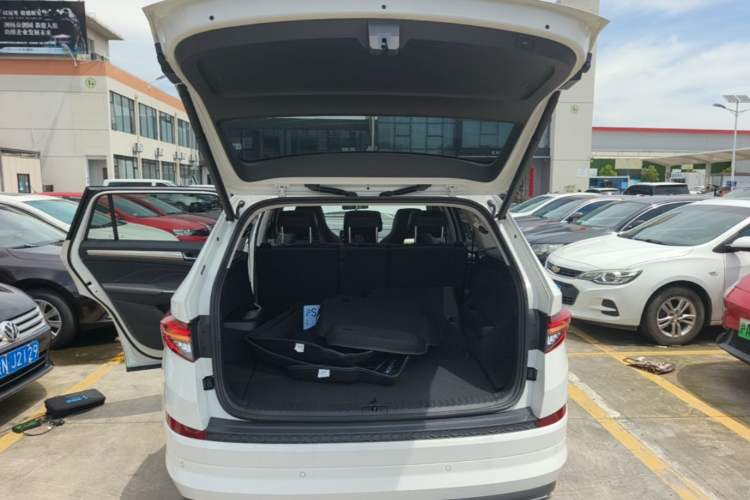 Used Skoda Kodiaq 2024 TSI330 7-Seater Two-Wheel-Drive Luxury Edition Trunk