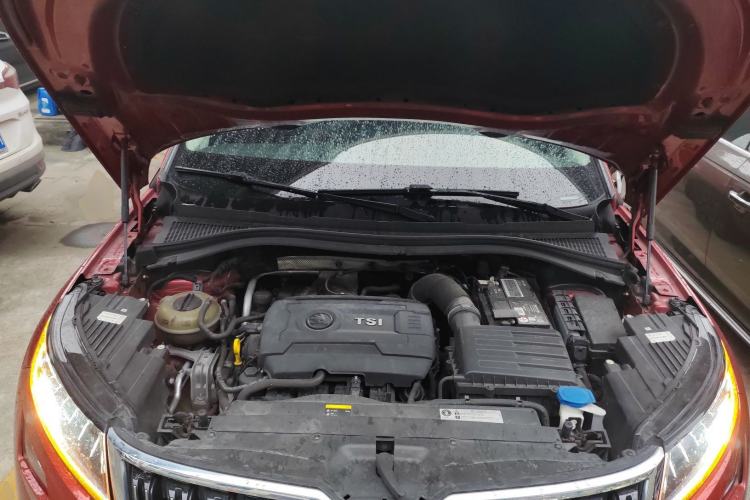 Used Skoda Kodiaq GT 2019 TSI380 4x4 Flagship Model China VI Standard Engine Bay