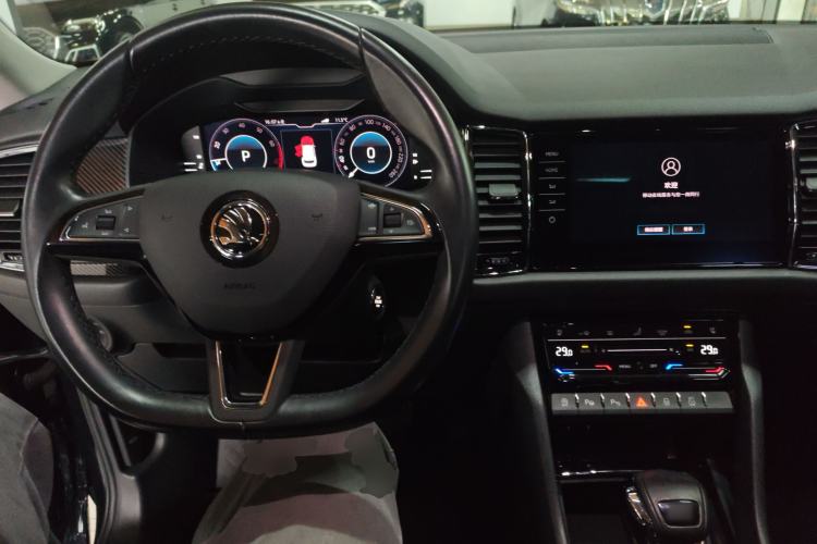 Used Skoda Kodiaq GT 2019 TSI380 4x4 Luxury Edition China VI Standard Center Console