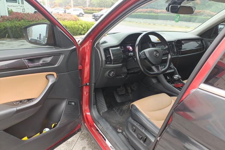Used Skoda Kodiaq GT 2019 TSI330 Two-Wheel-Drive Luxury Edition China V Standard Driver Seat