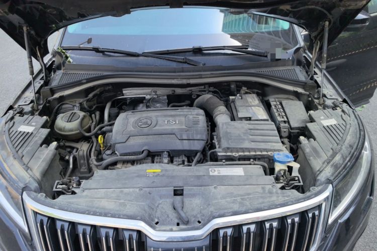 Used Skoda Kodiaq GT 2019 TSI380 4x4 Flagship Model China VI Standard Engine Bay