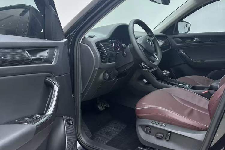 Used Skoda Kodiaq GT 2019 TSI330 Two-Wheel-Drive Comfort Edition China VI Interior 4