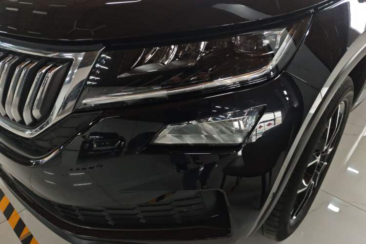 Used Skoda Kodiaq GT 2019 TSI380 4x4 Luxury Edition China VI Standard Left Front Headlight