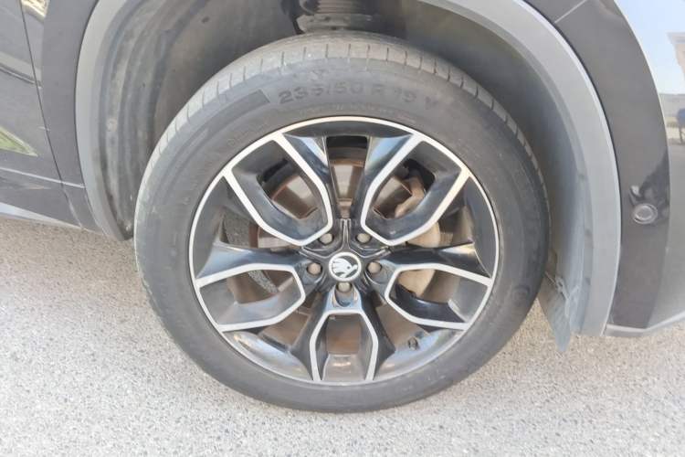 Used Skoda Kodiaq GT 2019 TSI330 Two-Wheel-Drive Luxury Edition China VI Standard Right Front Wheel Hub