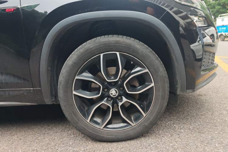 Used Skoda Kodiaq GT 2019 TSI330 Two-Wheel-Drive Luxury Edition China V Standard Right Front Wheel Hub