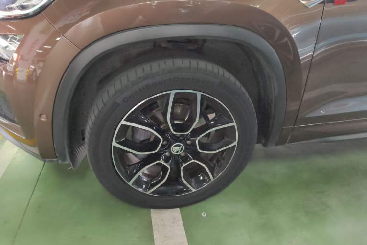 Used Skoda Kodiaq GT 2019 TSI380 4x4 Luxury Edition China VI Standard Left Front Wheel Hub