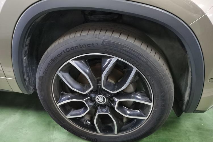 Used Skoda Kodiaq GT 2019 TSI330 Two-Wheel-Drive Luxury Edition China V Standard Right Front Wheel Hub