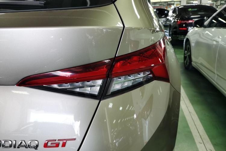 Used Skoda Kodiaq GT 2019 TSI330 Two-Wheel-Drive Luxury Edition China V Standard Right Rear Taillight