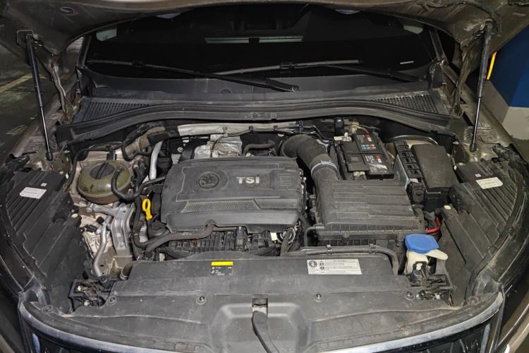Used Skoda Kodiaq GT 2019 TSI380 4x4 Flagship Model China VI Standard Engine Bay
