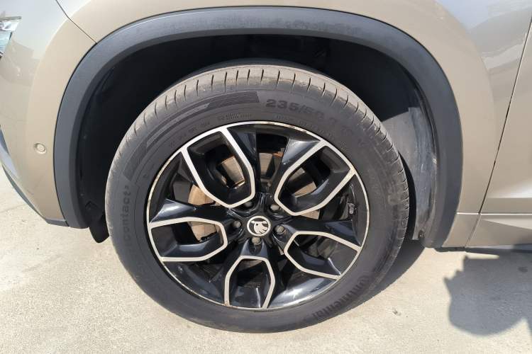 Used Skoda Kodiaq GT 2019 TSI330 Two-Wheel-Drive Luxury Edition China V Standard Left Front Wheel Hub