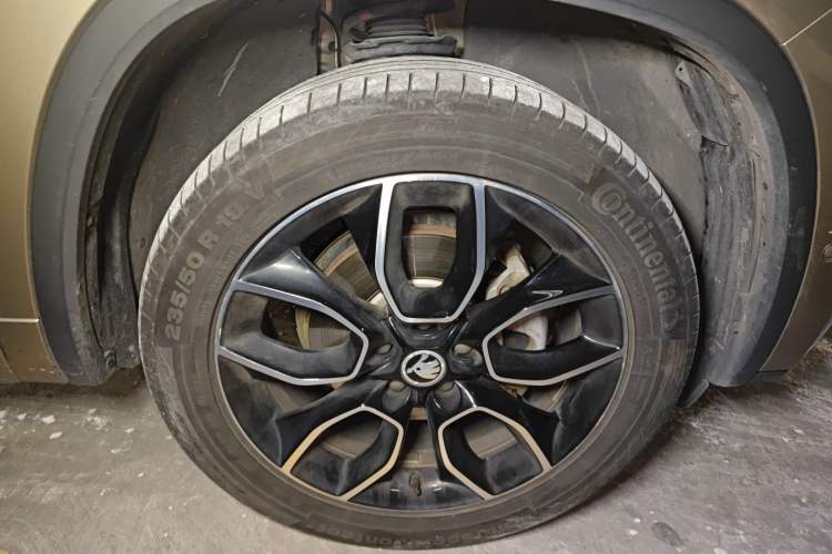 Used Skoda Kodiaq GT 2019 TSI380 4x4 Flagship Model China VI Standard Right Front Wheel Hub