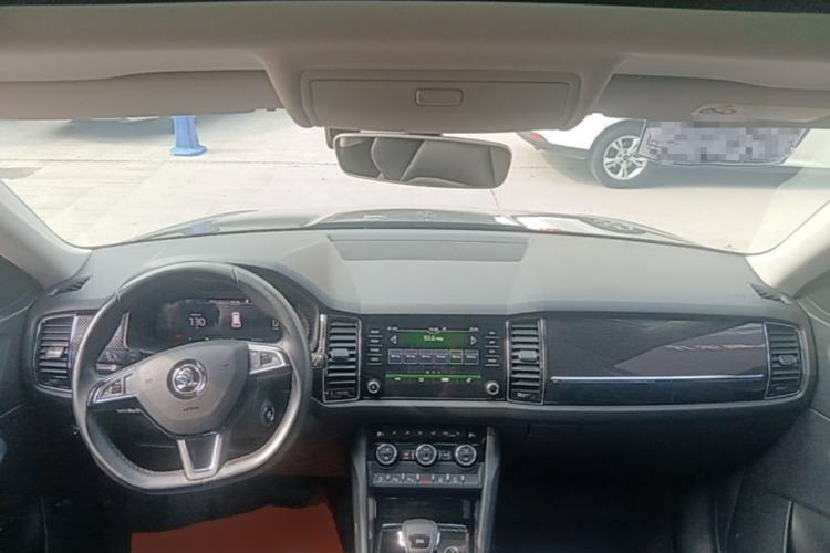 Used Skoda Kodiaq GT 2019 TSI380 4x4 Flagship Model China VI Standard Center Console