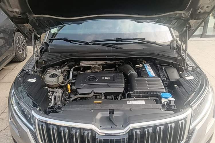 Used Skoda Kodiaq GT 2019 TSI380 4x4 Flagship Model China VI Standard Engine Bay