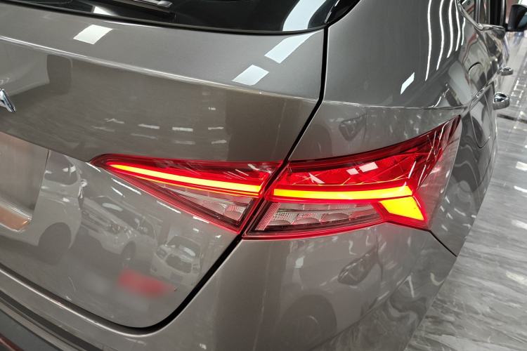 Used Skoda Kodiaq GT 2019 TSI330 Two-Wheel-Drive Luxury Edition China VI Standard Exterior 3