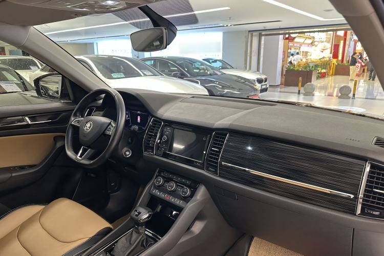 Used Skoda Kodiaq GT 2019 TSI330 Two-Wheel-Drive Luxury Edition China VI Standard Interior 10