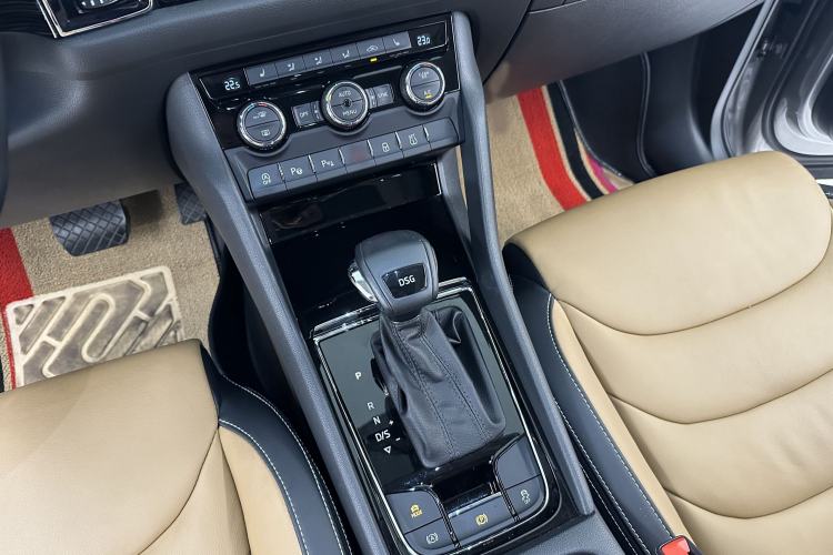 Used Skoda Kodiaq GT 2019 TSI330 Two-Wheel-Drive Luxury Edition China VI Standard Interior 11