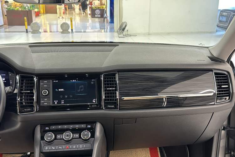 Used Skoda Kodiaq GT 2019 TSI330 Two-Wheel-Drive Luxury Edition China VI Standard Interior 2
