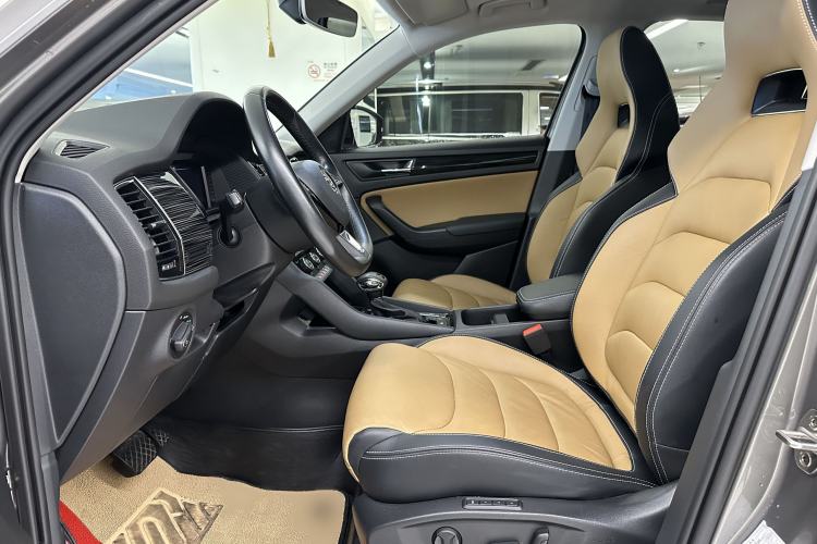 Used Skoda Kodiaq GT 2019 TSI330 Two-Wheel-Drive Luxury Edition China VI Standard Interior 4