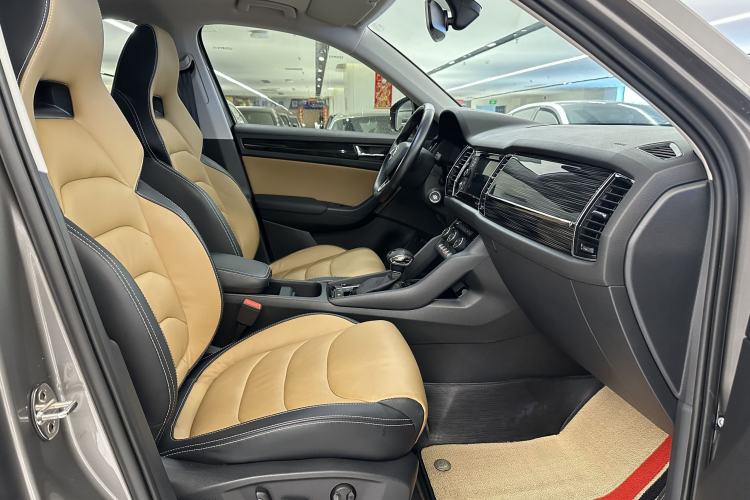 Used Skoda Kodiaq GT 2019 TSI330 Two-Wheel-Drive Luxury Edition China VI Standard Interior 6