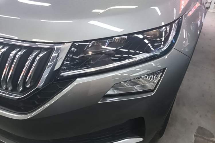 Used Skoda Kodiaq GT 2019 TSI330 Two-Wheel-Drive Luxury Edition China VI Standard Left Front Headlight
