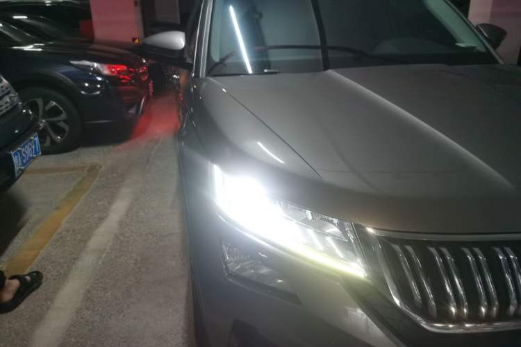 Used Skoda Kodiaq GT 2019 TSI330 Two-Wheel-Drive Luxury Edition China V Standard Right Front Headlight