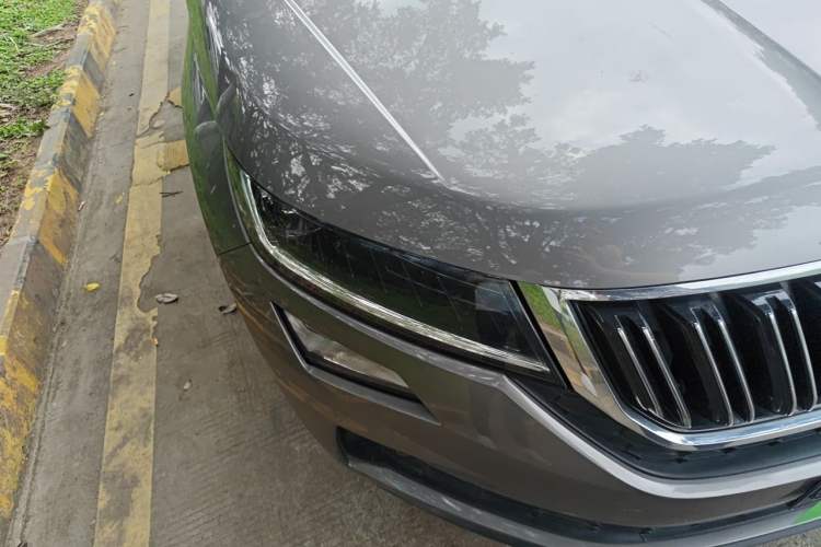 Used Skoda Kodiaq GT 2019 TSI380 4x4 Flagship Model China VI Standard Right Front Headlight