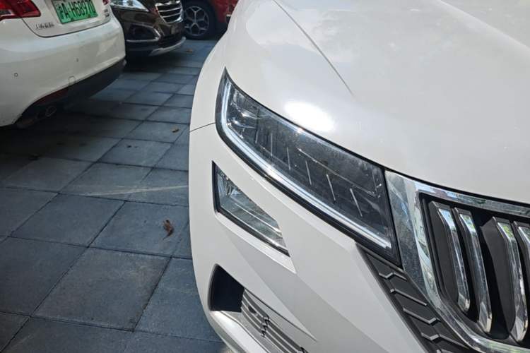 Used Skoda Kodiaq GT 2019 TSI330 Two-Wheel-Drive Luxury Edition China V Standard Right Front Headlight