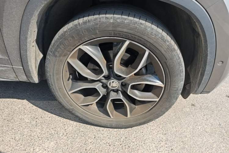 Used Skoda Kodiaq GT 2019 TSI330 Two-Wheel-Drive Luxury Edition China VI Standard Right Front Wheel Hub