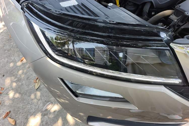 Used Skoda Kodiaq GT 2019 TSI330 Two-Wheel-Drive Luxury Edition China VI Standard Right Front Headlight