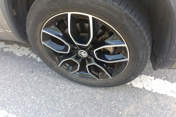 Used Skoda Kodiaq GT 2019 TSI330 Two-Wheel-Drive Luxury Edition China VI Standard Right Front Wheel Hub