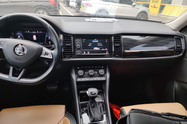 Used Skoda Kodiaq GT 2019 TSI330 Two-Wheel-Drive Luxury Edition China VI Standard Audio And AC Panel