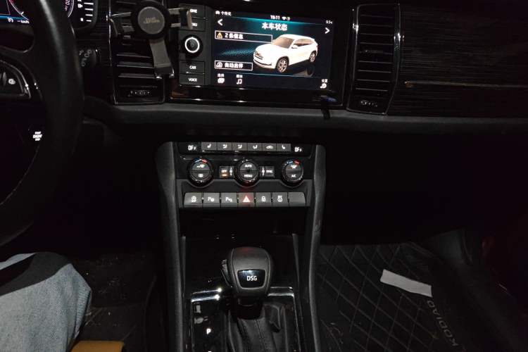 Used Skoda Kodiaq GT 2019 TSI330 Two-Wheel-Drive Luxury Edition China VI Standard Audio And AC Panel