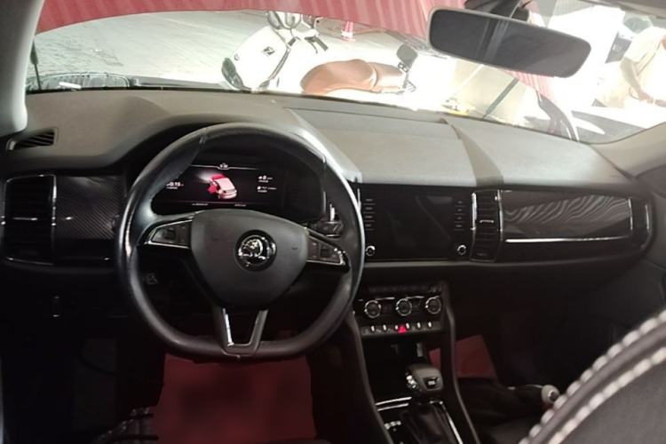 Used Skoda Kodiaq GT 2019 TSI380 4x4 Flagship Model China VI Standard Center Console