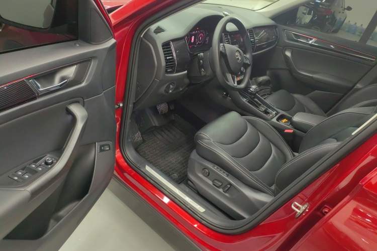 Used Skoda Kodiaq GT 2019 TSI380 4x4 Flagship Model China VI Standard Driver Seat
