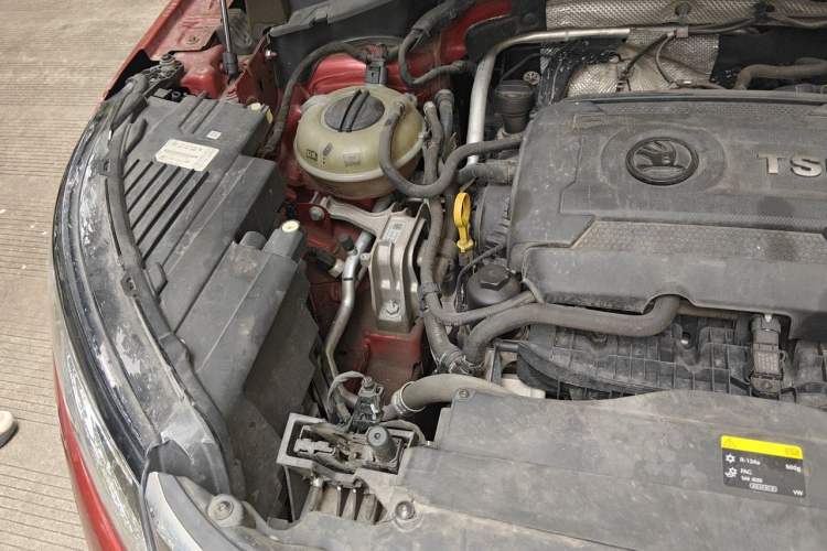 Used Skoda Kodiaq GT 2019 TSI380 4x4 Flagship Model China VI Standard Engine Bay Right
