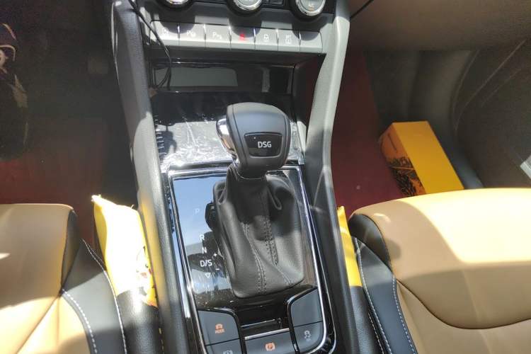 Used Skoda Kodiaq GT 2019 TSI330 Two-Wheel-Drive Luxury Edition China VI Standard Gear Lever
