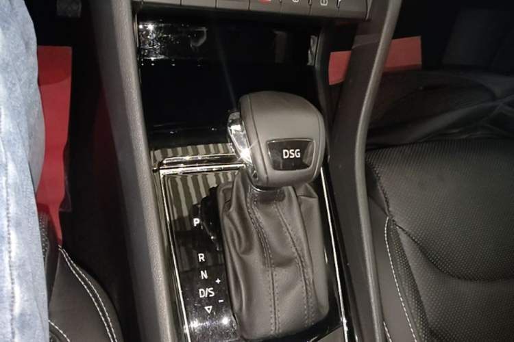Used Skoda Kodiaq GT 2019 TSI380 4x4 Flagship Model China VI Standard Gear Lever