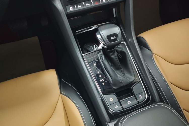 Used Skoda Kodiaq GT 2019 TSI330 Two-Wheel-Drive Luxury Edition China VI Standard Gear Lever