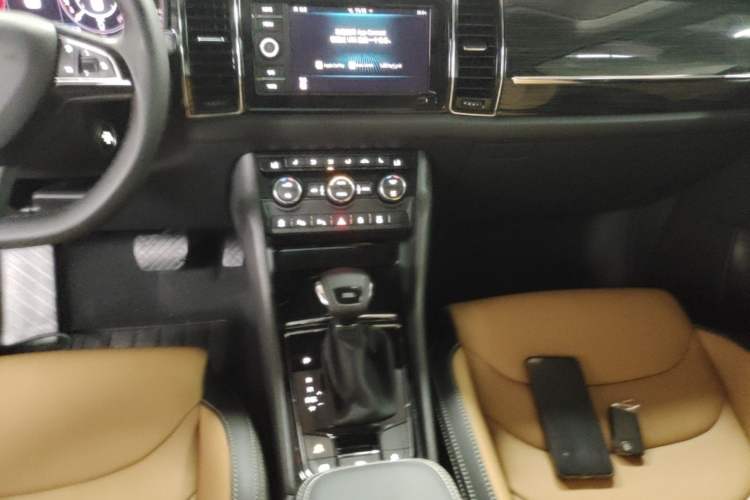 Used Skoda Kodiaq GT 2019 TSI330 Two-Wheel-Drive Luxury Edition China VI Standard Gear Lever