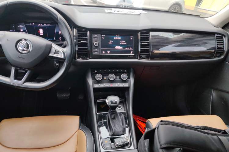 Used Skoda Kodiaq GT 2019 TSI330 Two-Wheel-Drive Luxury Edition China VI Standard Gear Lever