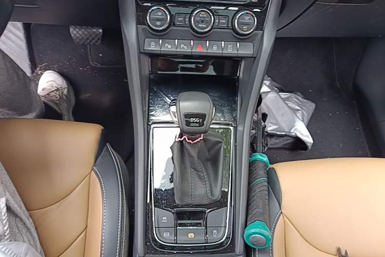 Used Skoda Kodiaq GT 2019 TSI330 Two-Wheel-Drive Luxury Edition China VI Standard Gear Lever