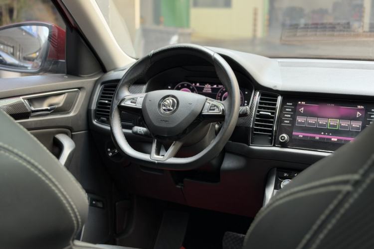 Used Skoda Kodiaq GT 2019 TSI380 4x4 Flagship Model China VI Standard Interior 11