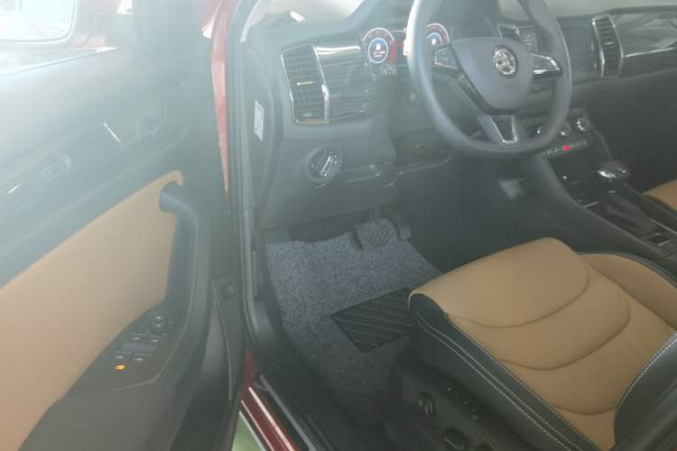 Used Skoda Kodiaq GT 2019 TSI330 Two-Wheel-Drive Luxury Edition China V Standard Interior 2