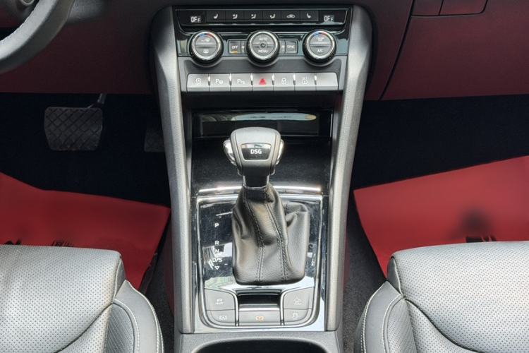 Used Skoda Kodiaq GT 2019 TSI380 4x4 Flagship Model China VI Standard Interior 5