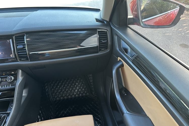Used Skoda Kodiaq GT 2019 TSI330 Two-Wheel-Drive Luxury Edition China VI Standard Interior 7