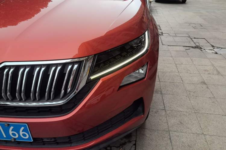 Used Skoda Kodiaq GT 2019 TSI330 Two-Wheel-Drive Luxury Edition China VI Standard Left Front Headlight